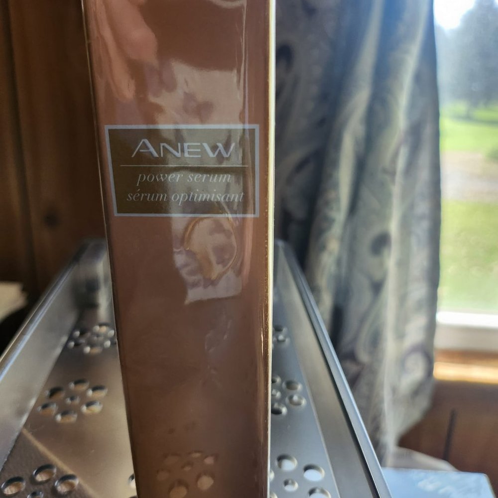 ANEW POWER SERUM NEW SEALED IN BOX